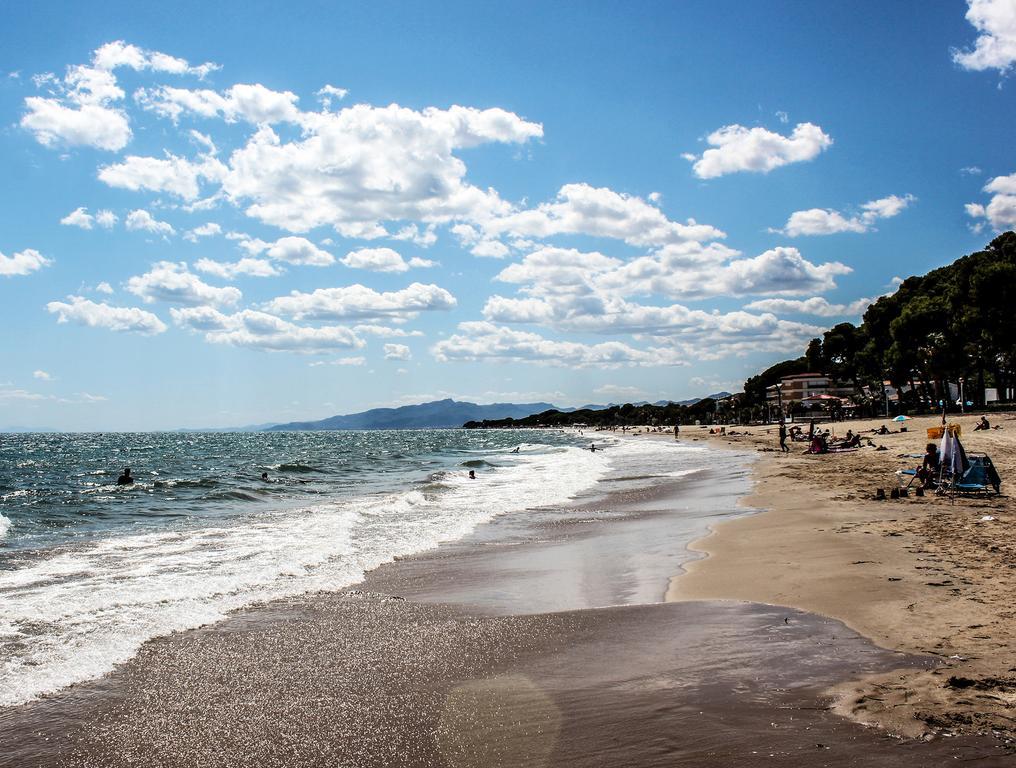 La Torre - Villa Rosamar Beach كامبريلس الغرفة الصورة