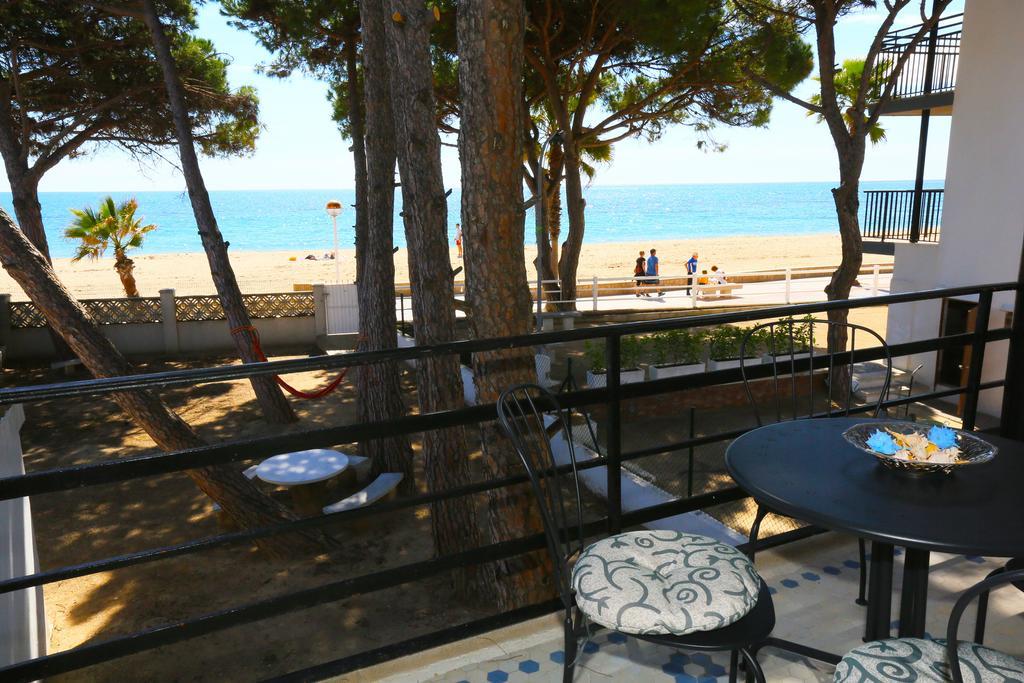 La Torre - Villa Rosamar Beach كامبريلس المظهر الخارجي الصورة